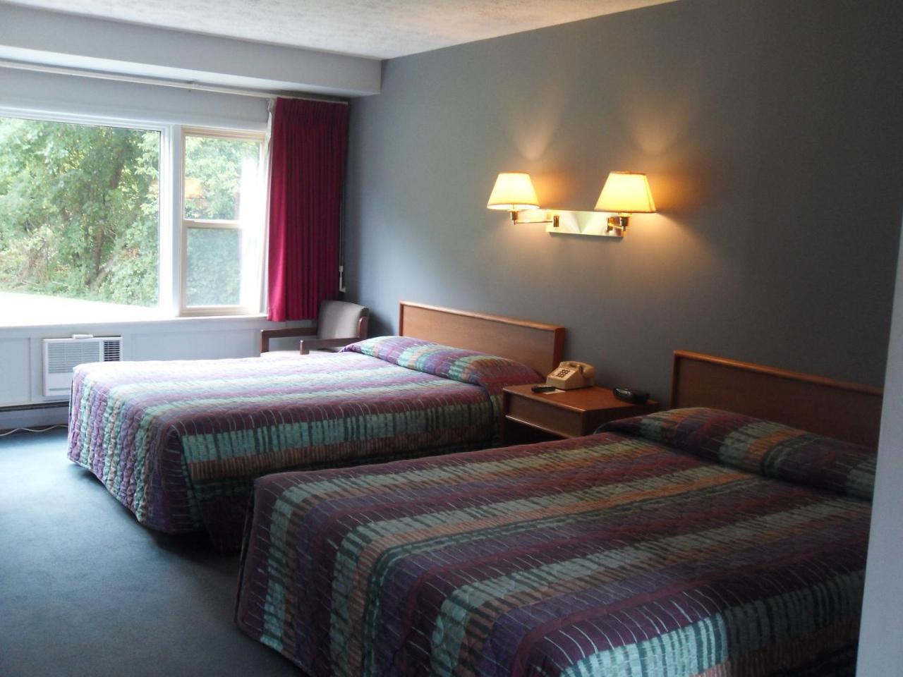 Swan Inn Motel Comstock Park Exteriér fotografie